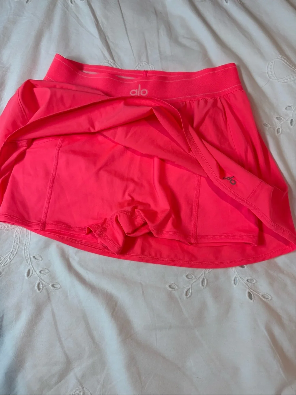 ALO Yoga Neon Coral Athletic Skort - Picture 3 of 4